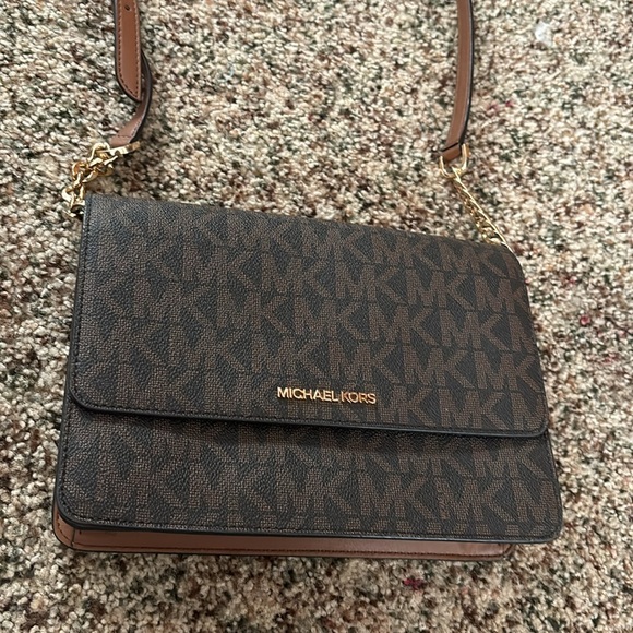 Michael kors crossbody purse - Picture 2 of 7